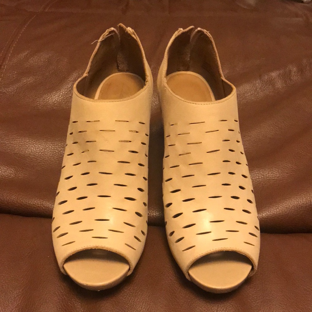 Clarks bootie - Picture 3 of 7